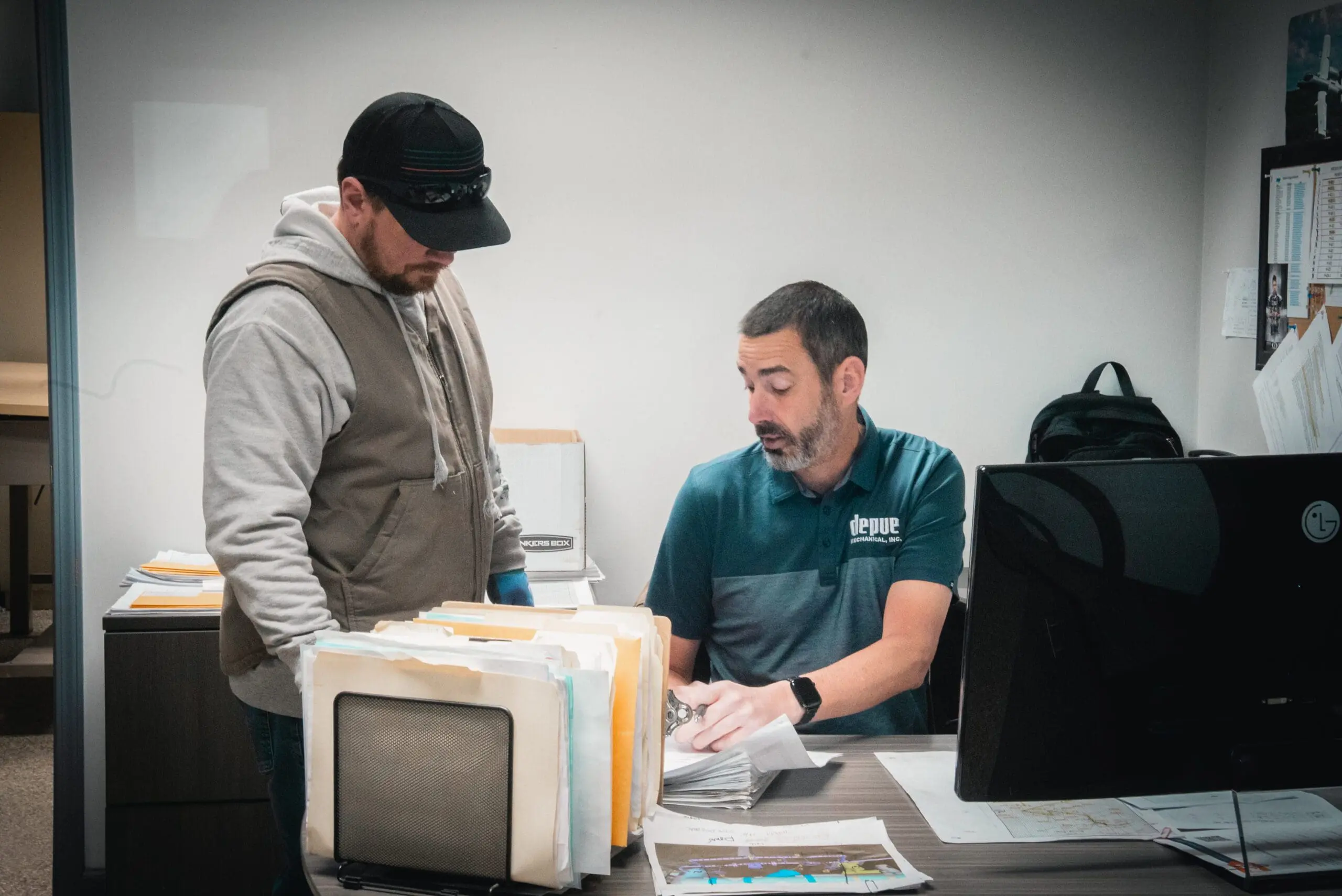 Industrial piping design review between project managers